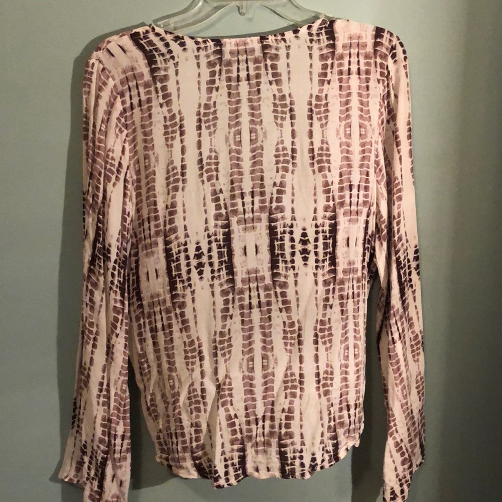 Pattern deep cut long sleeve - Picture 2 of 3